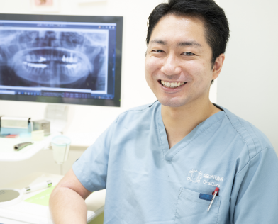 セレックシステムの歯科医師の写真です